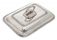 Блюдо глубокое для горячего викторианской эпохи. Металл, глубокое серебрение. Goldsmiths & Silversmiths, Великобритания, начало XX века