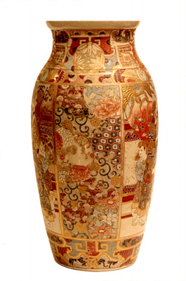 Ваза для цветов (Фарфор, разделка золотом, эмалями - Китай, вторая половина XIX века)