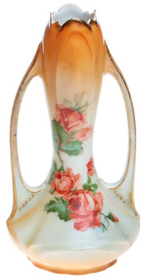 Вазы парные "Розы" викторианской эпохи. Фарфор, роспись, золочение. Высота 22 см. Великобритания, конец ХIХ века