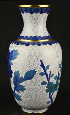 Ваза клуазоне "Голубые цветы". Латунь, эмаль. Китай, середина XX века