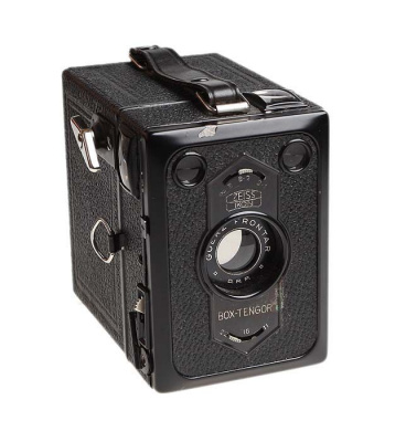 Фотоаппарат "Box-Tengor". Металл. Германия, 1934-38 гг.