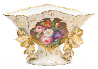 Ваза широкая "Цветы". Фарфор, лепнина, роспись, позолота. Европа, конец XIX века