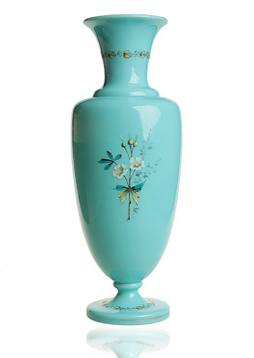 Ваза интерьерная для цветов эдварианской эпохи, голубое бристольское стекло (Bristol glass), цветные эмали, ручная роспись. Бристоль, Великобритания, 1930-е годы