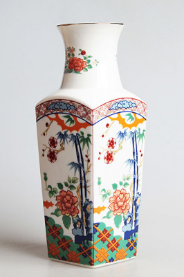 Ваза интерьерная для цветов, фарфор, ручная роспись, золочение. Imari Ware, Япония, конец 1940-х годов