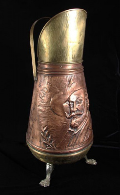 Зольник СЕРВАНТЕС. Медь, латунь, чеканка. Бельгиая, около 1930 года