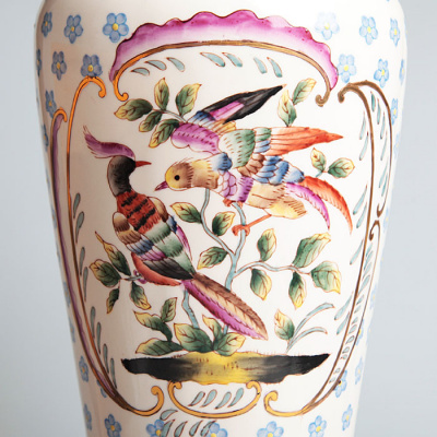 Ваза интерьерная для цветов "Экзотические птицы", фарфор, ручная роспись, золочение. Китай, 1940-е годы